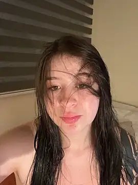 Snapshot of evelynrosess1 chatting on April 25, 2026, 12:57 am evelynrosess1 online show from April 25, 2026, 12:57 am