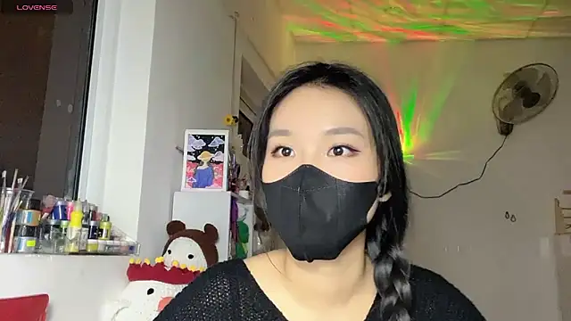 Tieu-May online show from April 20, 2026, 8:43 pm