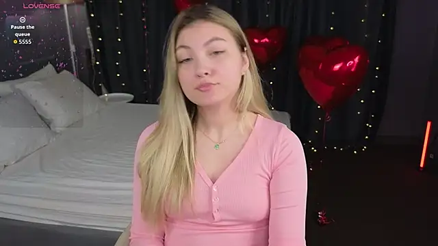 Snapshot of Angel__Grace chatting on February 10, 2026, 5:44 am Angel Grace online show from February 10, 2026, 5:44 am