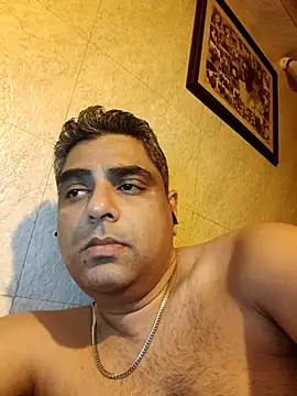 Snapshot of hardnhornybull chatting on March 11, 2026, 8:15 pm hardnhornybull online show from March 11, 2026, 8:15 pm