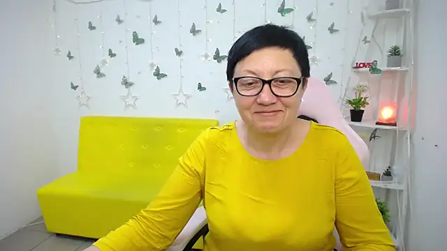 Snapshot of EmilyL0ve chatting on May 20, 2026, 5:08 pm EmilyL0ve online show from May 20, 2026, 5:08 pm