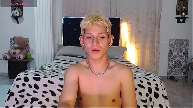 Snapshot of yorsamm_smit chatting on July 7, 2026, 6:47 am yorsamm smit online show from July 7, 2026, 6:47 am