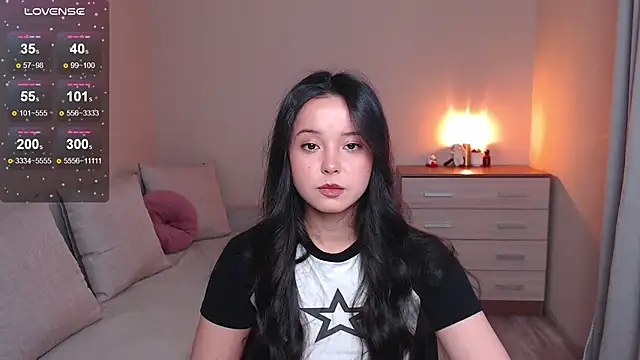 lia hetty online show from October 6, 2025, 2:14 pm