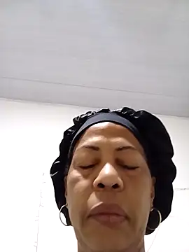 IIv0ryN0IIReX-XX online show from April 19, 2026, 4:06 pm