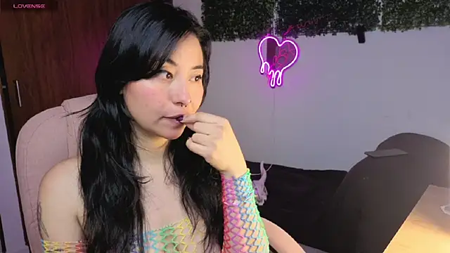 LolaOpalX online show from April 22, 2026, 12:24 am