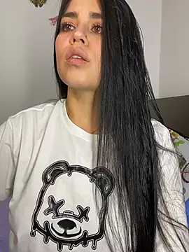 sophyy white online show from April 22, 2026, 12:02 am