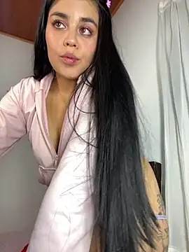 Snapshot of sophyy_white chatting on June 14, 2026, 6:04 am sophyy white online show from June 14, 2026, 6:04 am