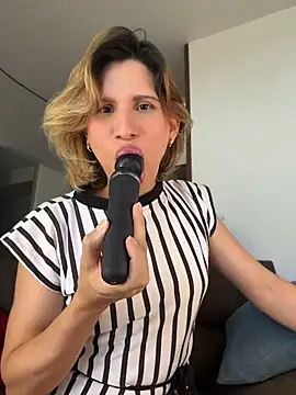 Snapshot of milablossom01 chatting on June 14, 2026, 5:48 pm milablossom01 online show from June 14, 2026, 5:48 pm