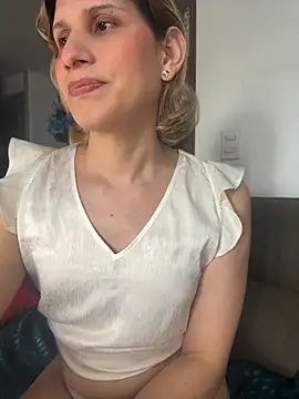 Snapshot of milablossom01 chatting on June 18, 2026, 4:44 pm milablossom01 online show from June 18, 2026, 4:44 pm