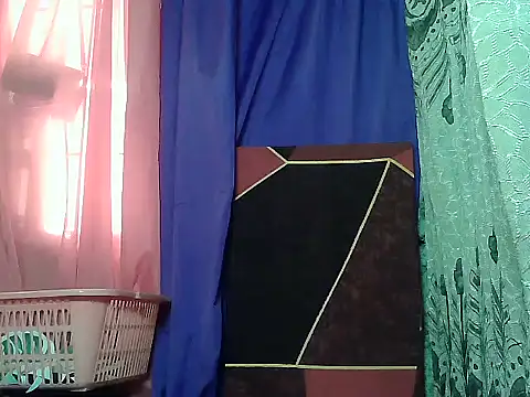 Snapshot of prettymomma24xx chatting on May 19, 2026, 10:27 pm prettymomma24xx online show from May 19, 2026, 10:27 pm