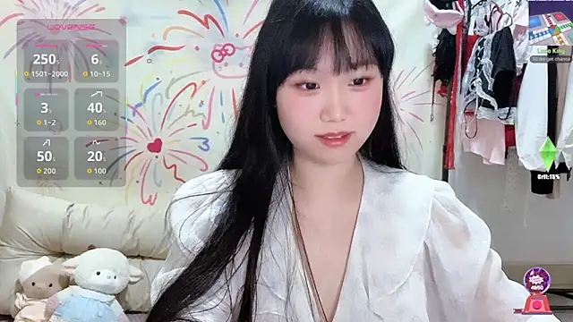 xiaoguai99 online show from April 11, 2026, 12:42 pm