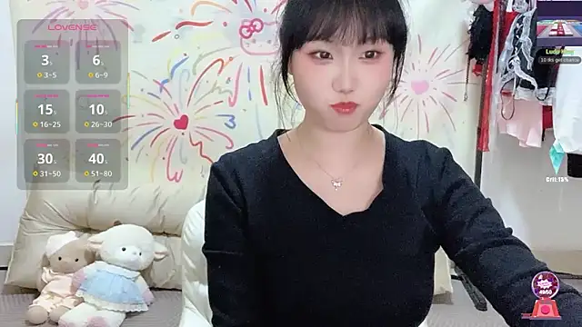 xiaoguai99 online show from April 12, 2026, 12:54 pm