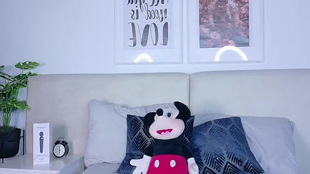 Snapshot of soffy_hilltom chatting on March 5, 2026, 11:39 am soffy hilltom online show from March 5, 2026, 11:39 am