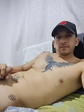 MrWolfHot online show from June 25, 2026, 5:56 am