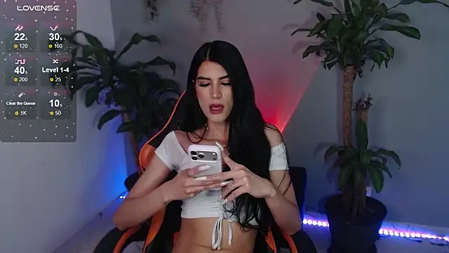 Lovely bella  online show from April 24, 2026, 2:14 am