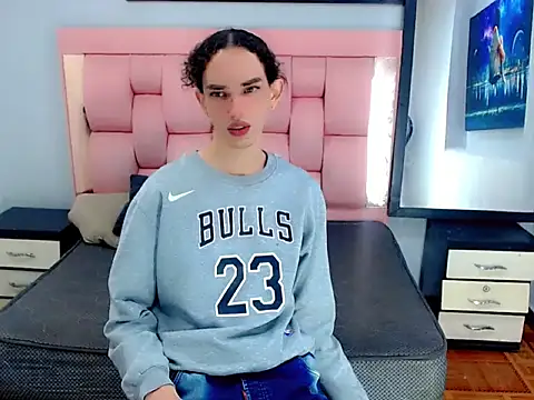 sora jun online show from February 7, 2026, 1:37 pm