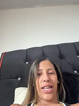 vicky bass  online show from June 3, 2026, 2:19 pm