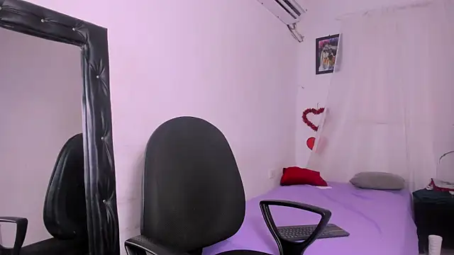 hazel slim online show from March 12, 2026, 4:35 pm