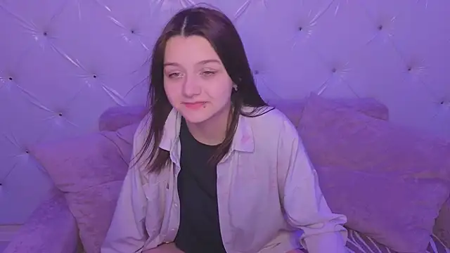 xxxnaughtyfoxyxxx online show from April 24, 2026, 5:15 pm