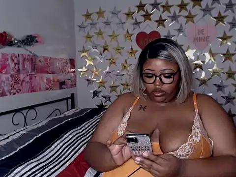 Chocolatebunnyxx96 online show from January 7, 2026, 3:09 am