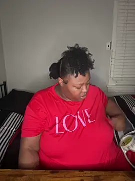 Chocolatebunnyxx96 online show from April 15, 2026, 4:41 am