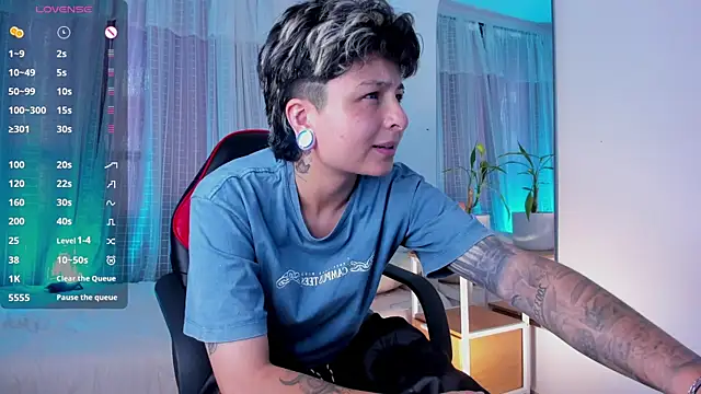 Zury Ramirez online show from April 20, 2026, 8:43 pm