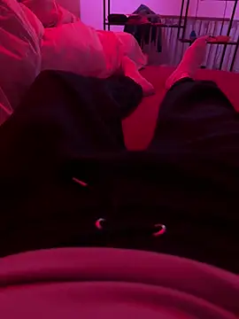 SamuelH59892 online show from April 8, 2026, 9:59 pm