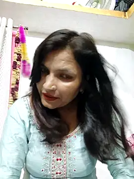 Snapshot of Priyaa_1433 chatting on June 18, 2026, 4:57 am Priyaa 1433 online show from June 18, 2026, 4:57 am