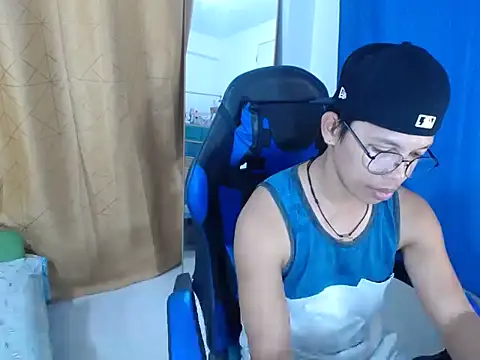 Snapshot of holly_oreo chatting on July 3, 2026, 12:00 pm holly oreo online show from July 3, 2026, 12:00 pm