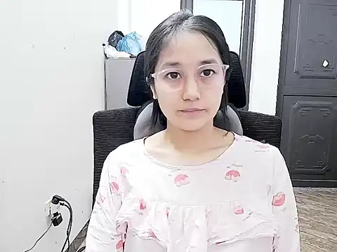 Shulee- online show from April 21, 2026, 2:37 am