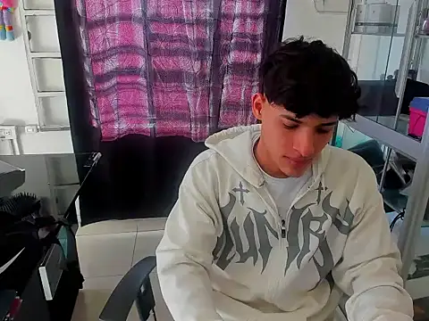 Snapshot of MaxStar26 chatting on January 7, 2026, 1:46 pm MaxStar26 online show from January 7, 2026, 1:46 pm