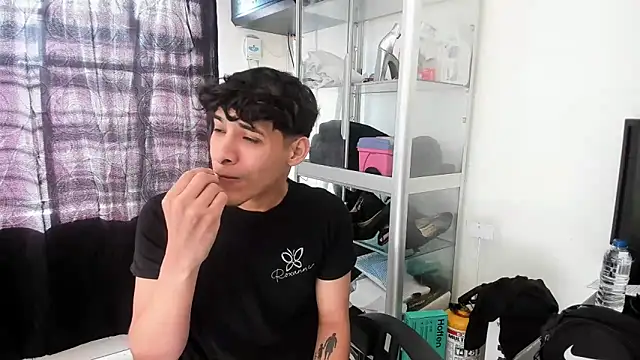 Snapshot of MaxStar26 chatting on January 15, 2026, 1:16 pm MaxStar26 online show from January 15, 2026, 1:16 pm