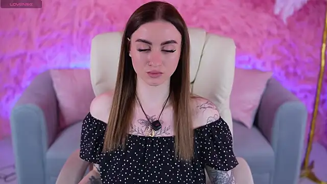 AlexaFleur online show from April 22, 2026, 6:49 am