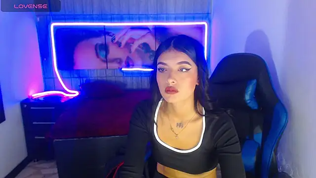 Snapshot of honeyluxe_ chatting on February 8, 2026, 4:38 am honeyluxe online show from February 8, 2026, 4:38 am