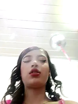 Snapshot of honeyluxe_ chatting on February 10, 2026, 4:05 am honeyluxe online show from February 10, 2026, 4:05 am