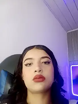 Snapshot of honeyluxe_ chatting on February 12, 2026, 3:56 am honeyluxe online show from February 12, 2026, 3:56 am