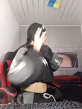 Snapshot of honeyluxe_ chatting on February 22, 2026, 4:13 am honeyluxe online show from February 22, 2026, 4:13 am