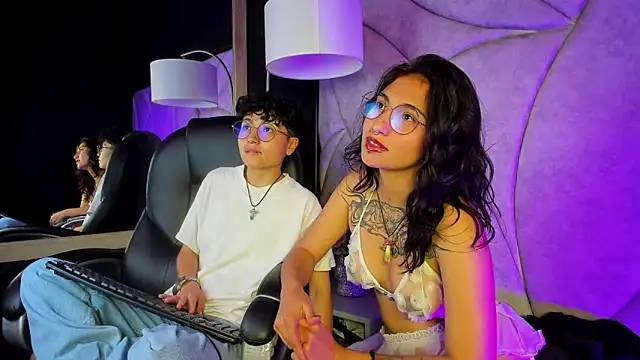 velvet mystic online show from April 22, 2026, 3:53 am