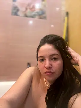 Snapshot of AlexaYvonne chatting on January 12, 2026, 4:18 am AlexaYvonne online show from January 12, 2026, 4:18 am