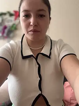 Snapshot of AlexaYvonne chatting on February 3, 2026, 3:59 am AlexaYvonne online show from February 3, 2026, 3:59 am