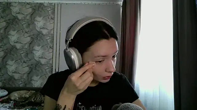 LxayBloom online show from February 22, 2026, 9:41 am