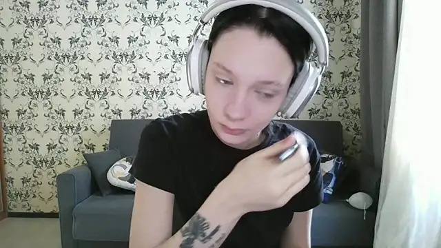 LxayBloom online show from March 6, 2026, 7:27 am