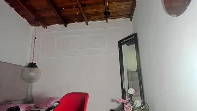 Snapshot of ZoeFox5 chatting on February 3, 2026, 11:48 am ZoeFox5 online show from February 3, 2026, 11:48 am