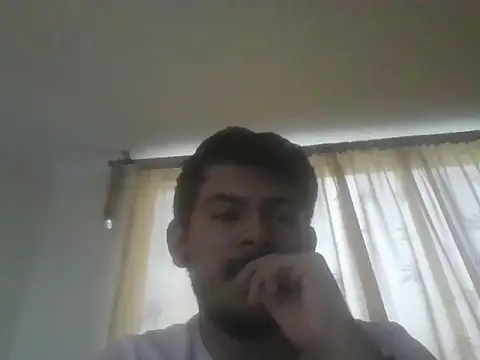 Snapshot of Mateotubbe chatting on May 17, 2026, 9:33 pm Mateotubbe online show from May 17, 2026, 9:33 pm