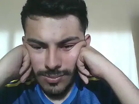 Snapshot of Mateotubbe chatting on July 7, 2026, 10:14 pm Mateotubbe online show from July 7, 2026, 10:14 pm
