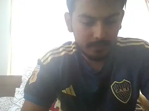 Snapshot of Mateotubbe chatting on August 6, 2026, 9:28 pm Mateotubbe online show from August 6, 2026, 9:28 pm
