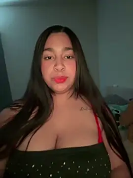 Snapshot of leslieof chatting on February 5, 2026, 8:02 pm leslieof online show from February 5, 2026, 8:02 pm