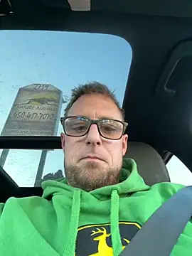 WIDBIGWHITECOCK online show from March 2, 2026, 10:05 pm