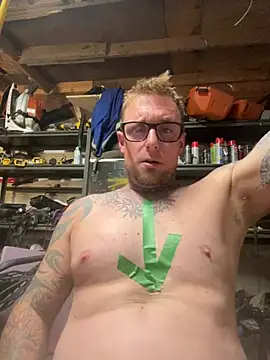 Snapshot of WIDBIGWHITECOCK chatting on July 29, 2026, 5:38 am WIDBIGWHITECOCK online show from July 29, 2026, 5:38 am
