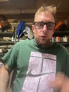 Snapshot of WIDBIGWHITECOCK chatting on July 31, 2026, 5:29 am WIDBIGWHITECOCK online show from July 31, 2026, 5:29 am